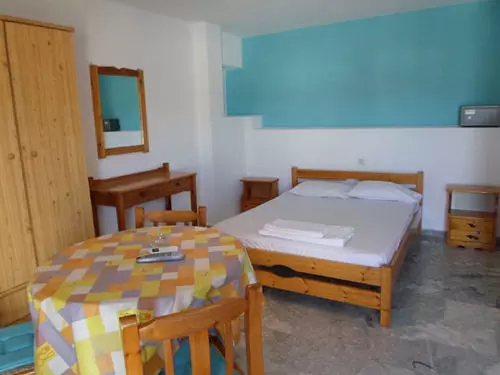 Manos Apartments