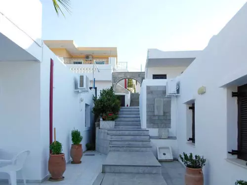 Manos Apartments