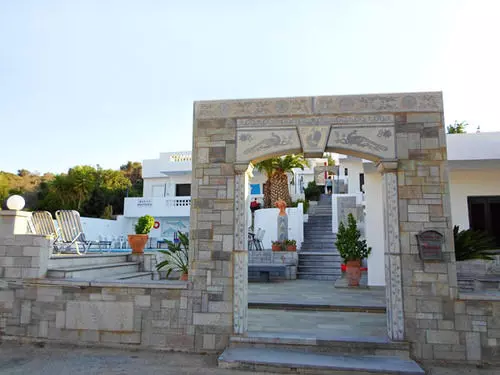 Manos Apartments