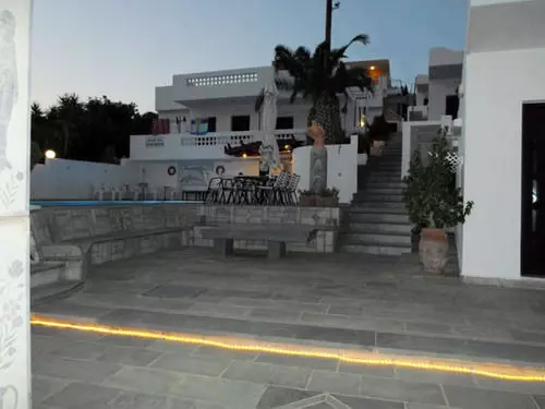 Manos Apartments