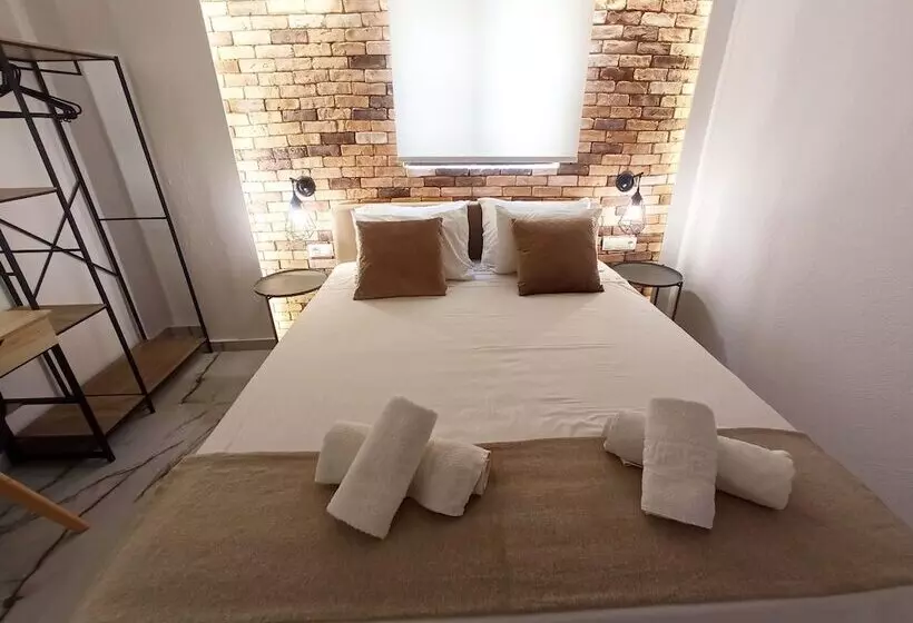 Salonikiou Beach Deluxe Apartments