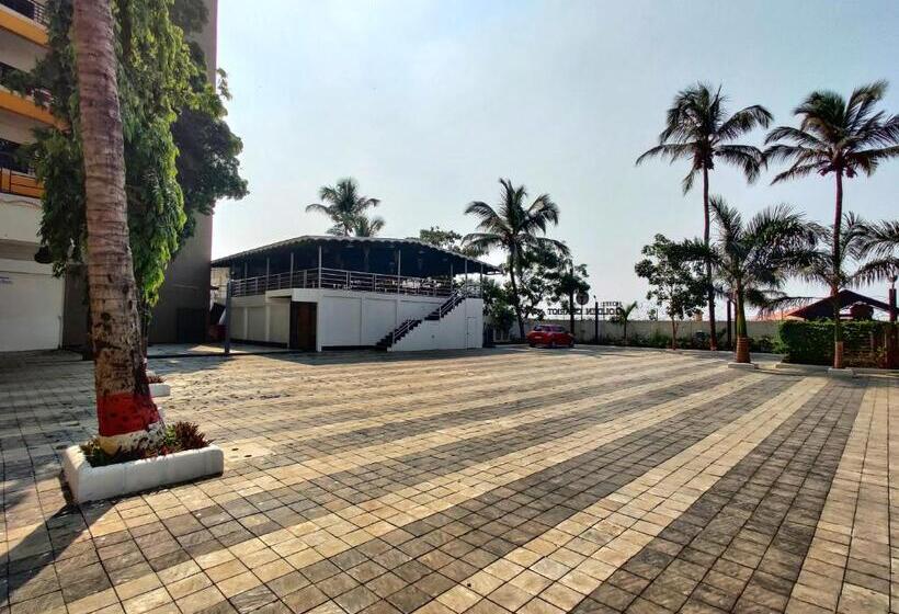 Golden Chariot Hotel Daman