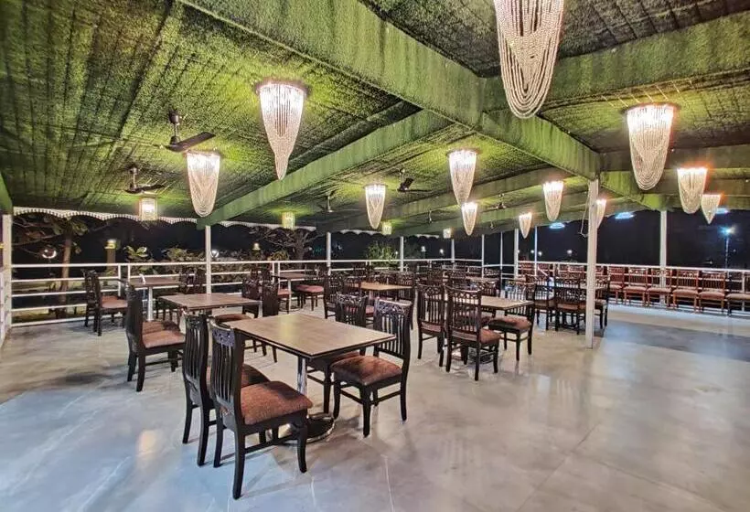 Golden Chariot Hotel Daman