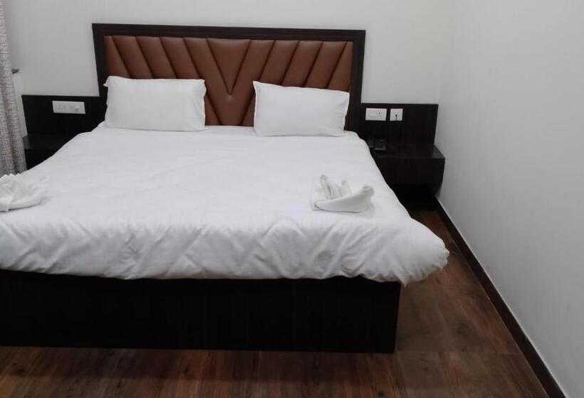 هتل Govindam Elite