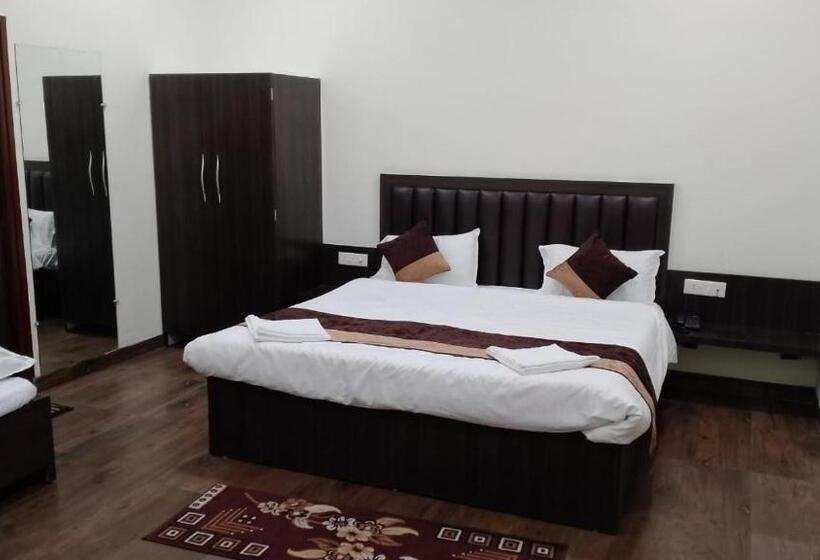 هتل Govindam Elite