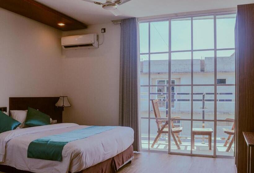 هتل Maaniya Palace