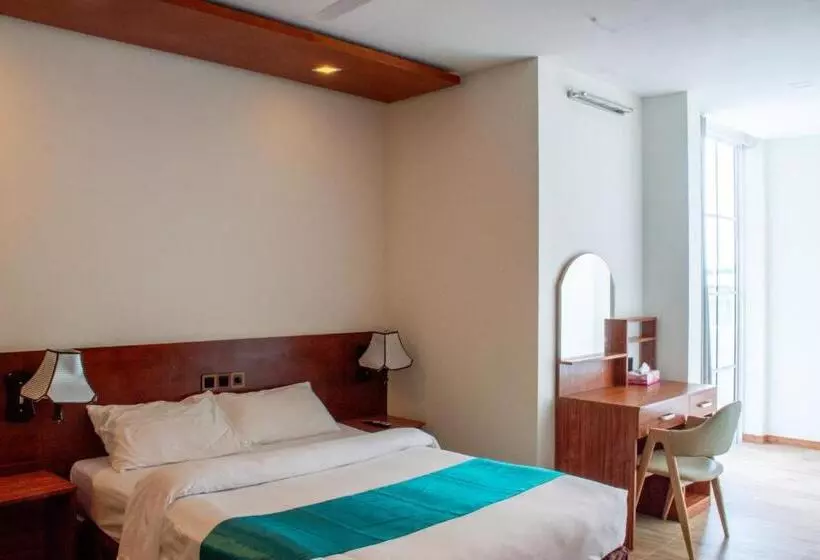 هتل Maaniya Palace