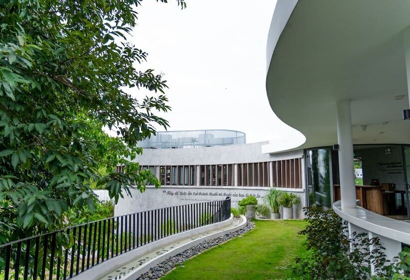 هتل The Coffee City Healing & Retreats