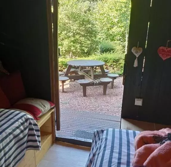 Aamiaismajoitus (B&B) Les Tonneaux De Lisores