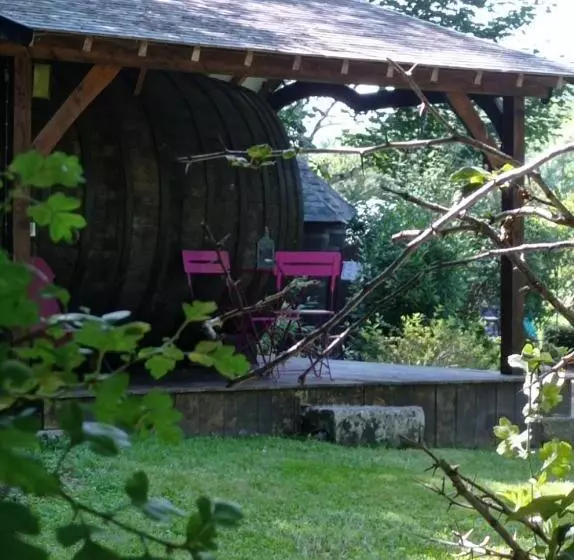 Aamiaismajoitus (B&B) Les Tonneaux De Lisores