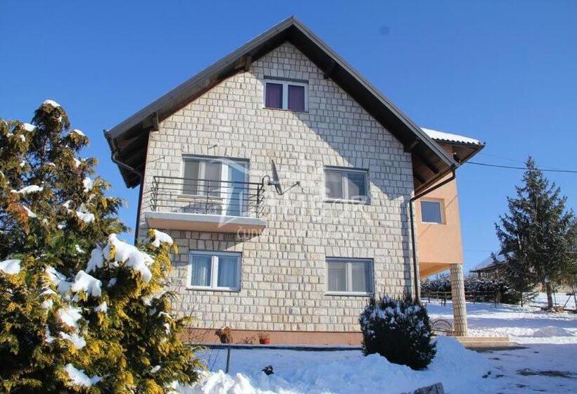 تختخواب و صبحانه Vila Pavle