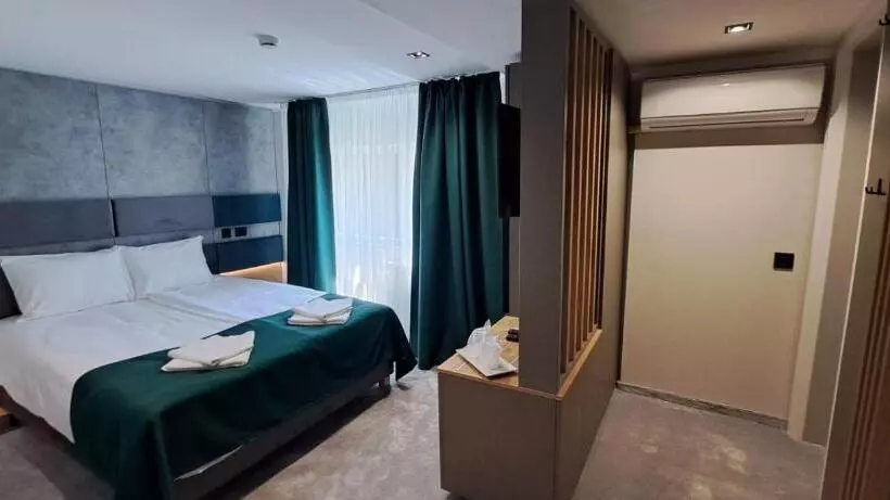 Hotelli Plutitor Lebăda