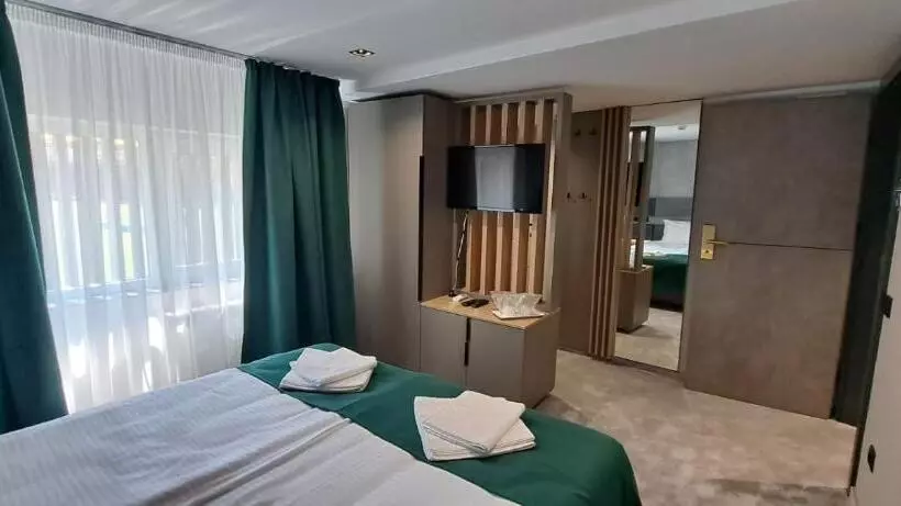 Hotelli Plutitor Lebăda