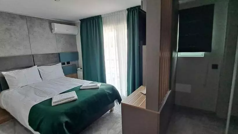 Hotelli Plutitor Lebăda