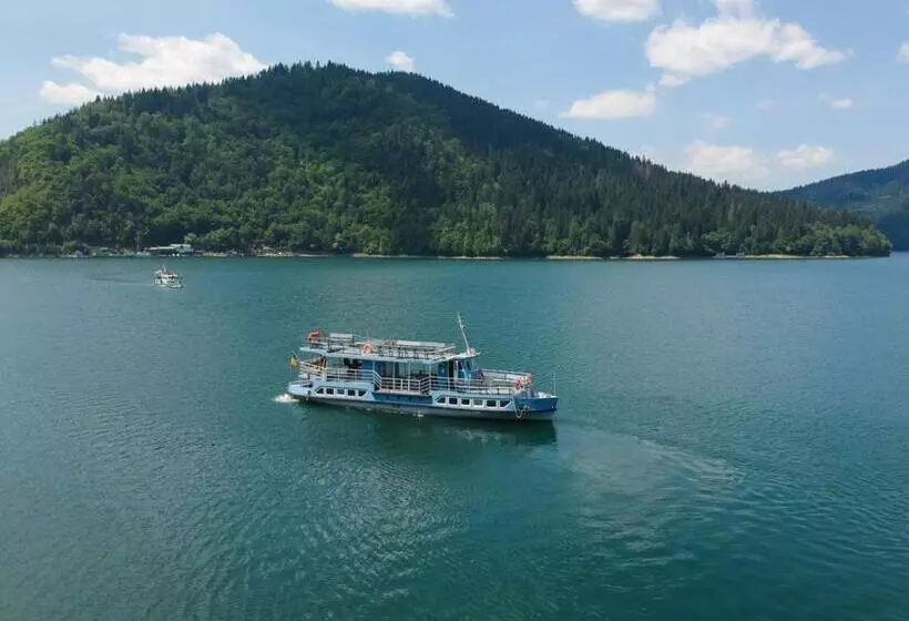 Hotelli Plutitor Lebăda