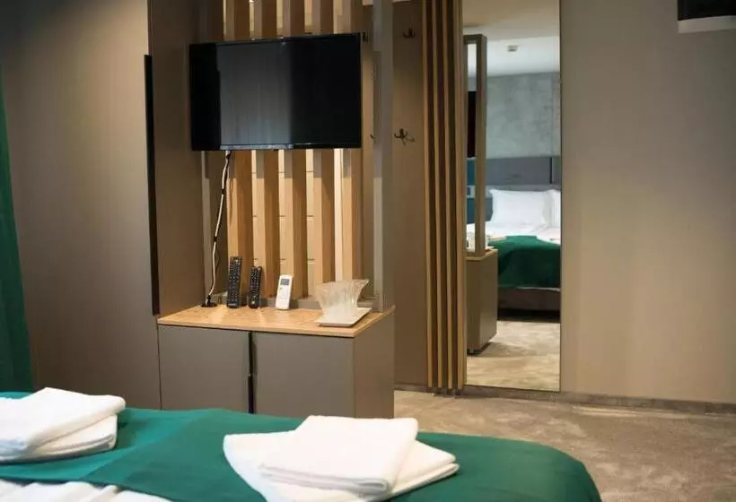 Hotelli Plutitor Lebăda