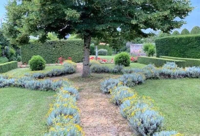 Majatalo évasion Romantique Au Prieuré Avec Jardin En Anjou, Petit Déjeuner Inclus   Fr 1 622 63