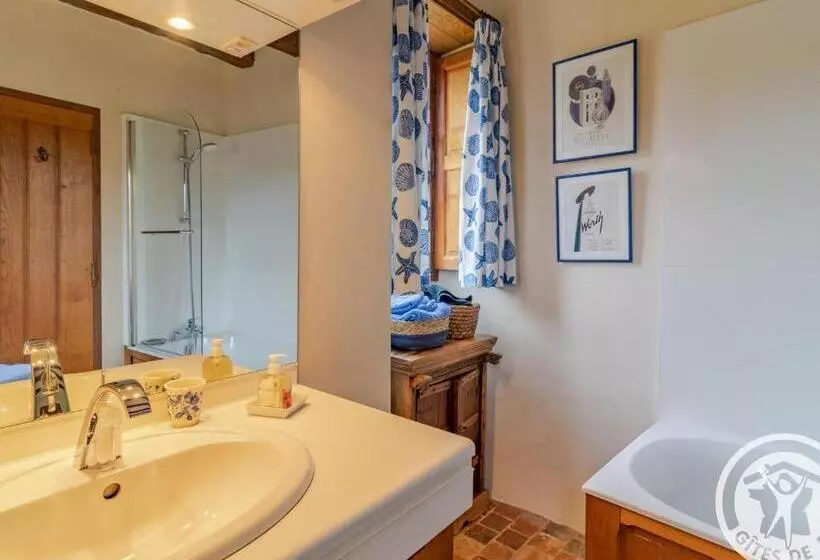 Majatalo évasion Romantique Au Prieuré Avec Jardin En Anjou, Petit Déjeuner Inclus   Fr 1 622 63