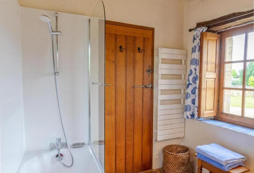 פנסיון évasion Romantique Au Prieuré Avec Jardin En Anjou, Petit Déjeuner Inclus Fr 1 622 63