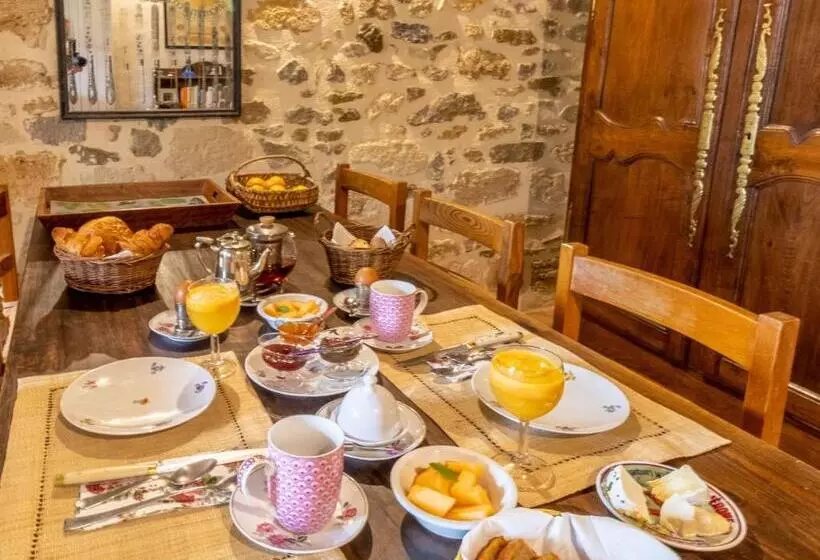 Majatalo évasion Romantique Au Prieuré Avec Jardin En Anjou, Petit Déjeuner Inclus   Fr 1 622 63