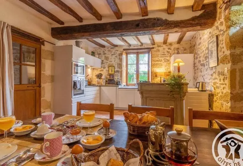 Majatalo évasion Romantique Au Prieuré Avec Jardin En Anjou, Petit Déjeuner Inclus   Fr 1 622 63