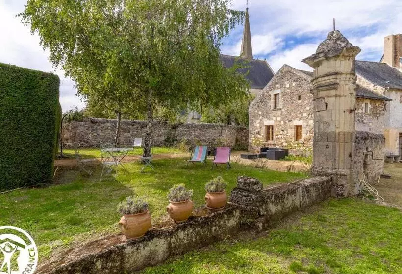 Majatalo évasion Romantique Au Prieuré Avec Jardin En Anjou, Petit Déjeuner Inclus   Fr 1 622 63