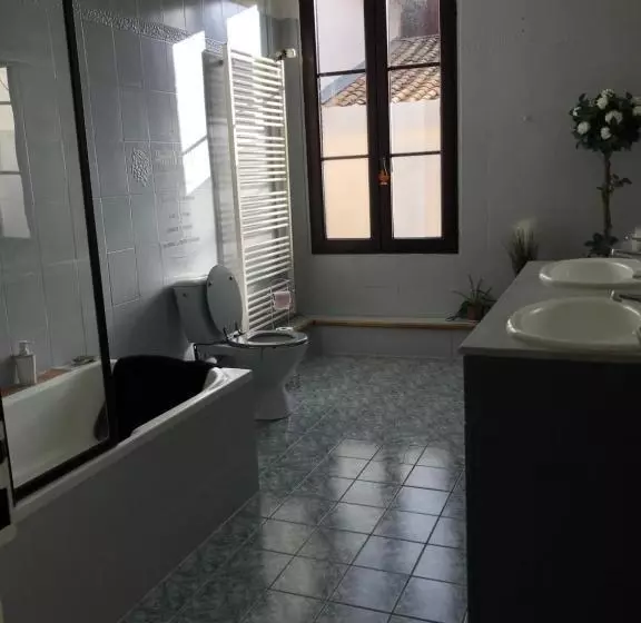 ベッドアンドブレックファースト Chez Franck Et Sandra , Plein Centre Ville, 1 Er étage