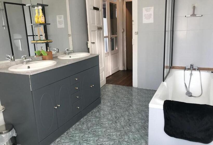 住宿加早餐  Chez Franck Et Sandra , Plein Centre Ville, 1 Er étage