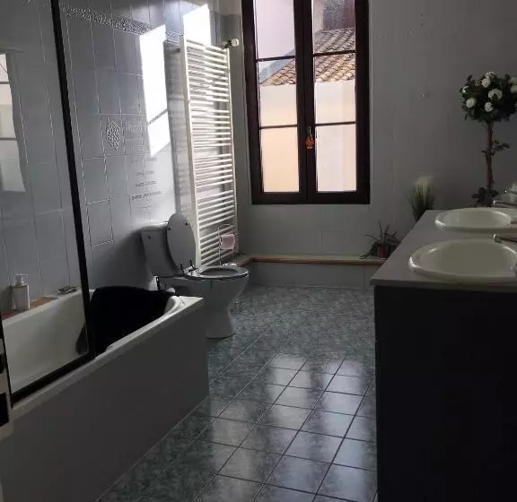 ベッドアンドブレックファースト Chez Franck Et Sandra , Plein Centre Ville, 1 Er étage