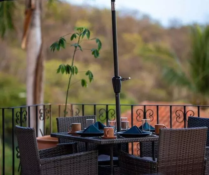 هتل Casa Ceiba Huatulco   Adults Only