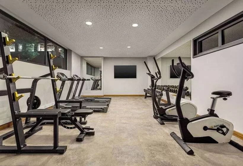 ホテル Ramada Encore By Wyndham Istanbul Sisli