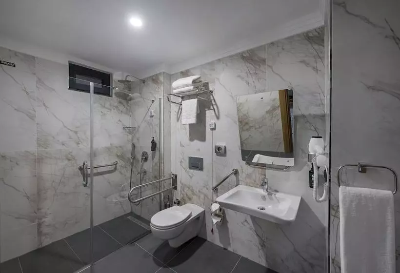 ホテル Ramada Encore By Wyndham Istanbul Sisli