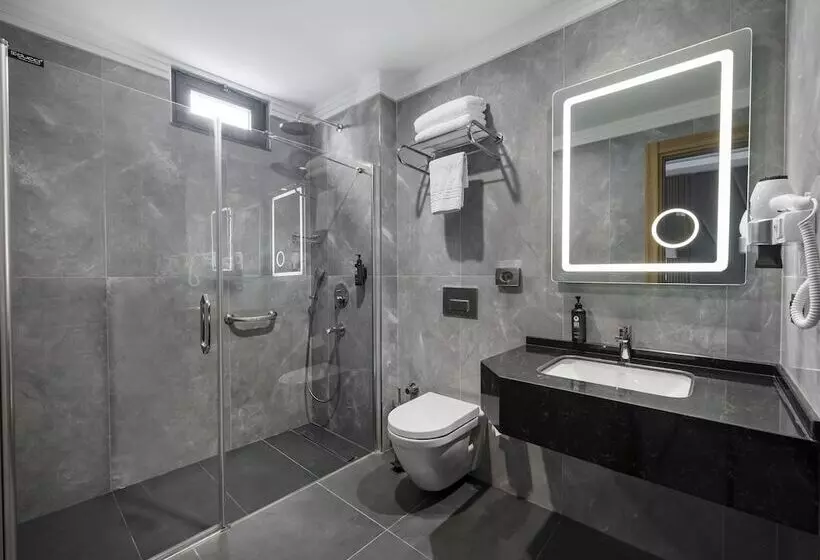 ホテル Ramada Encore By Wyndham Istanbul Sisli