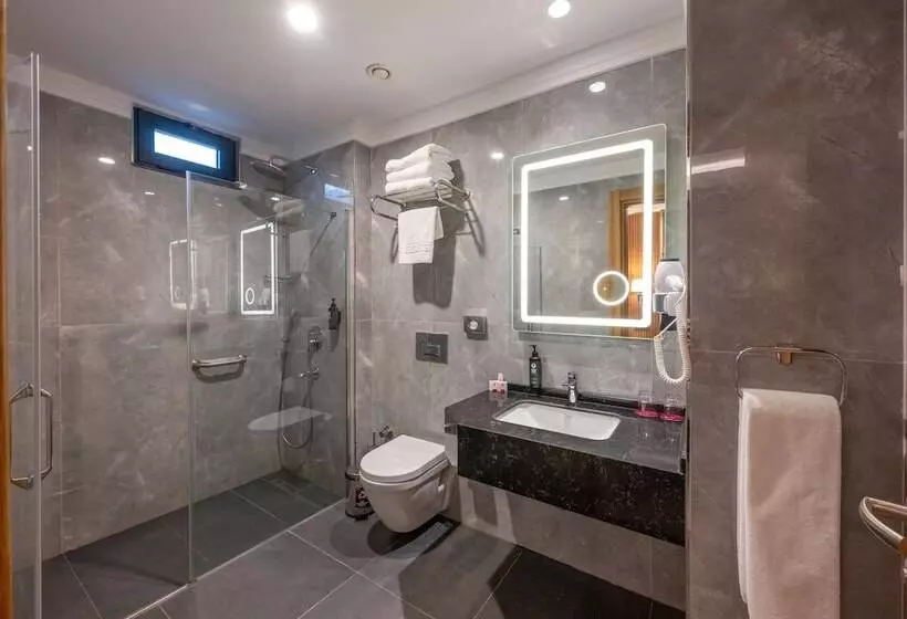 ホテル Ramada Encore By Wyndham Istanbul Sisli