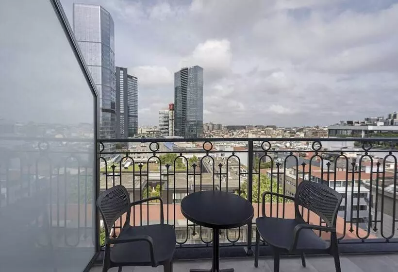 ホテル Ramada Encore By Wyndham Istanbul Sisli