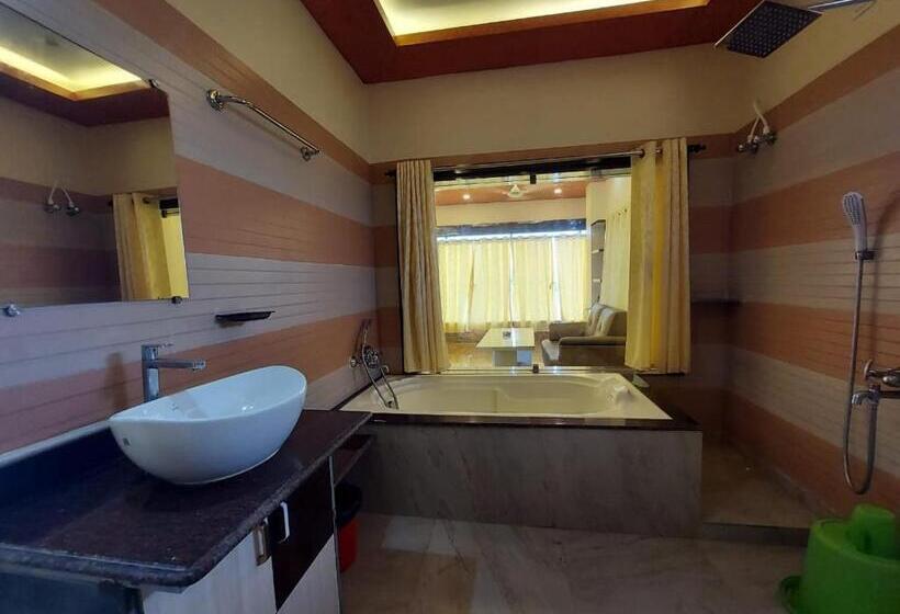 Hotel Sweet Dream Beach Resort !! 50 Mts From Beach ! Peaceful Room With Garden View Free Parking !!