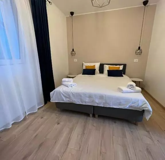 Pensió Maison 25