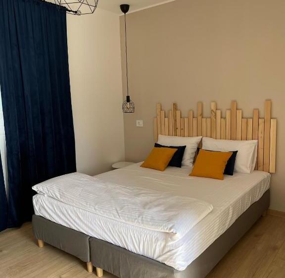 پانسیون Maison 25