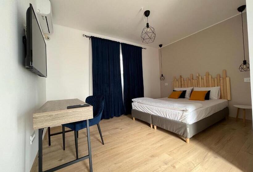 پانسیون Maison 25