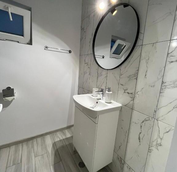 پانسیون Maison 25