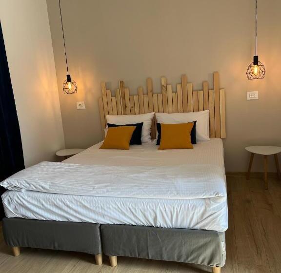 پانسیون Maison 25