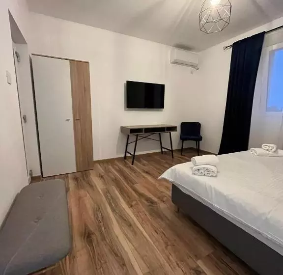 Pensió Maison 25