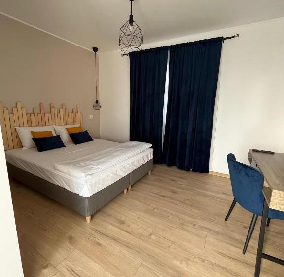 پانسیون Maison 25