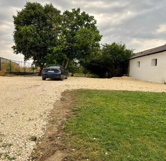 پانسیون Maison 25