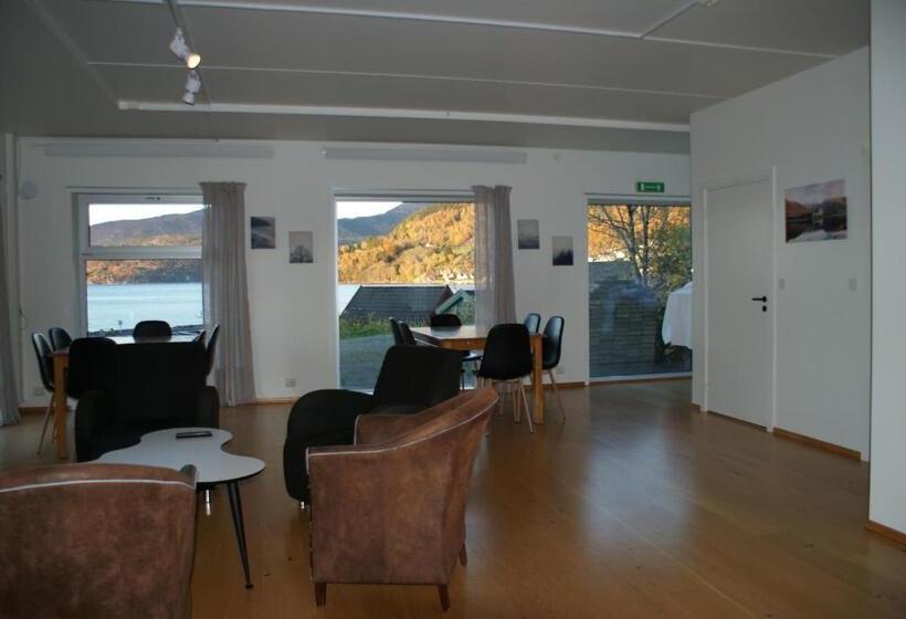 Resort Sleeping Barrel Lodge Smaken Av Ryfylke Event As, Drives Ikke Som Hotell