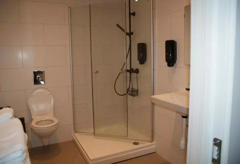 Lomakeskus Sleeping Barrel Lodge Smaken Av Ryfylke Event As, Drives Ikke Som Hotell