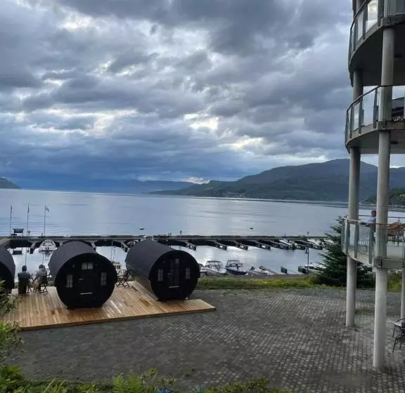 Lomakeskus Sleeping Barrel Lodge Smaken Av Ryfylke Event As, Drives Ikke Som Hotell