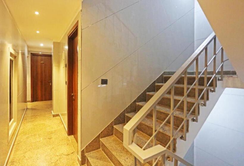 Frankstay By Hotel Preet In 05 Mints Walking Distance Nizamuddin Railway Station