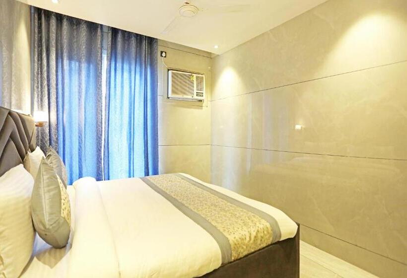 Frankstay By Hotel Preet In 05 Mints Walking Distance Nizamuddin Railway Station