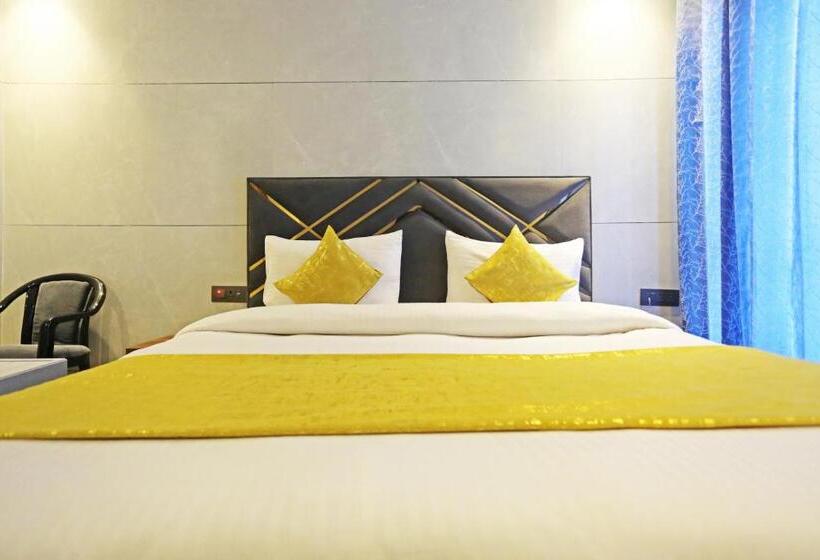 Frankstay By Hotel Preet In 05 Mints Walking Distance Nizamuddin Railway Station